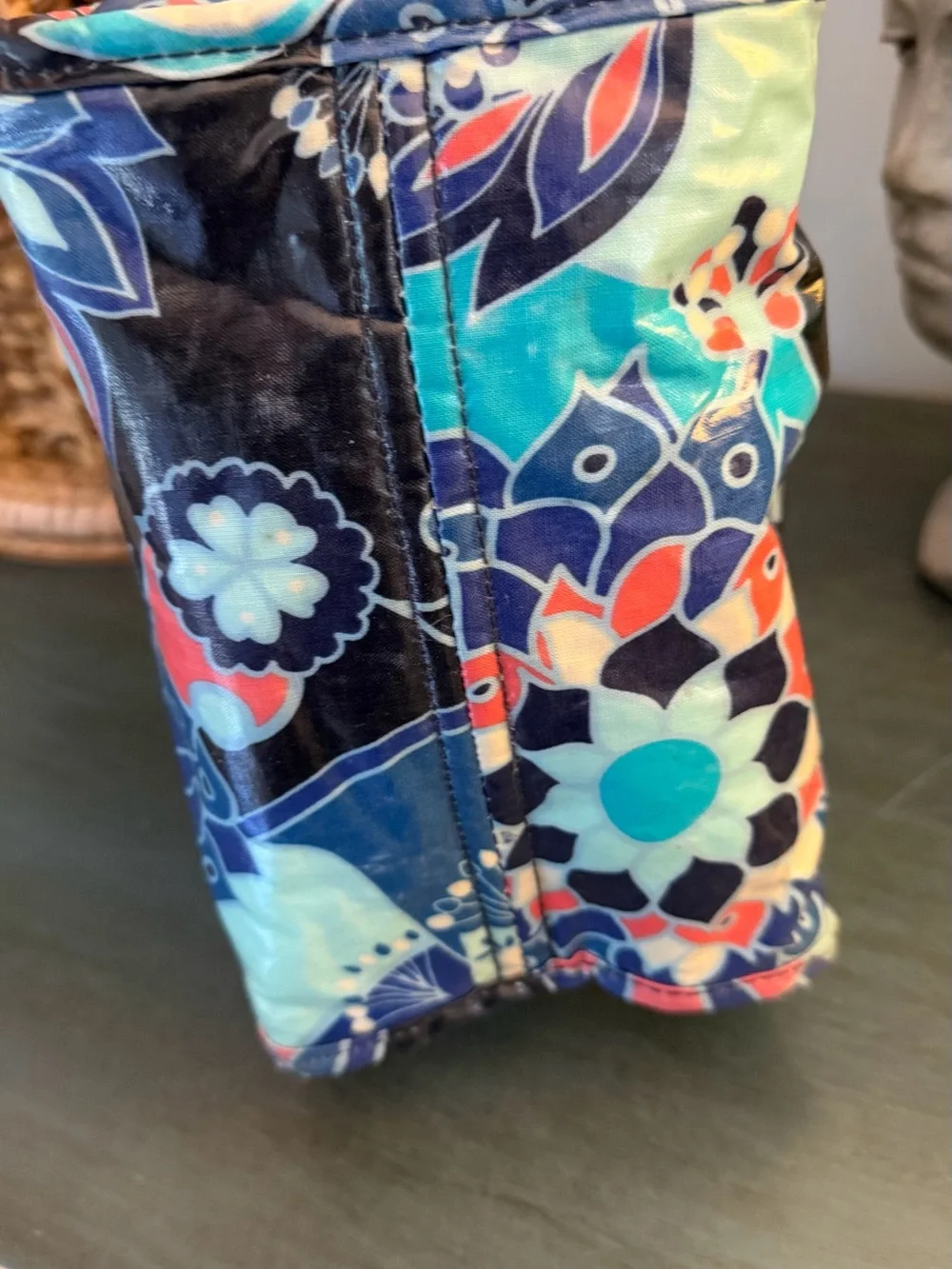 Vera Bradley insulated vinyl lunch tote features a vibrant floral mandala